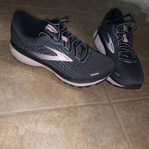 Women’s Brooks ghost 13 tennis shoes